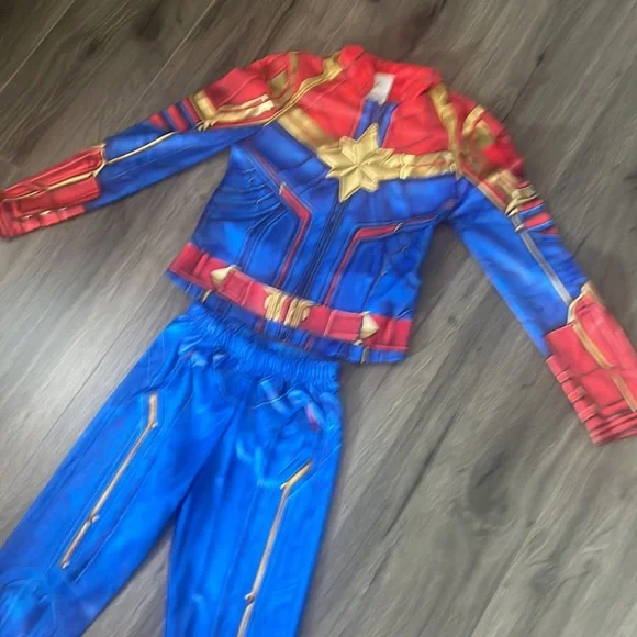 💚Disney Parks Disneyland Captain Marvel Action Adventure costume size 7/8 - Picture 4 of 5